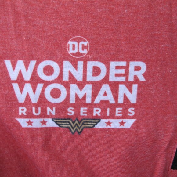 NWT - Wonder Woman Run Series 1/4 Zip Top - S - Picture 4 of 10